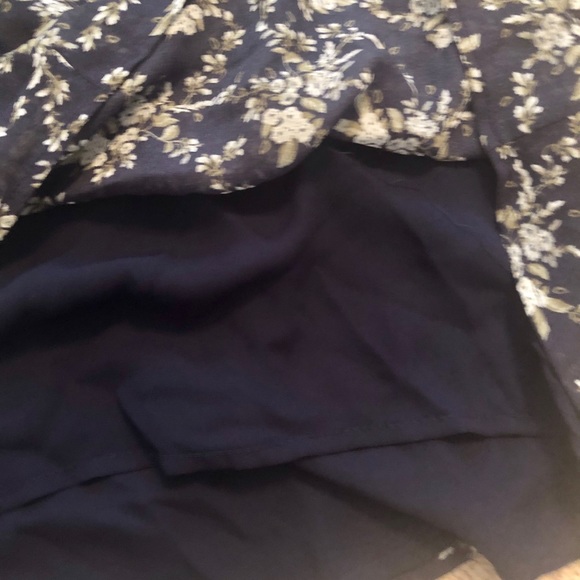 💐 Miss Chievous Sleeveless Blouse Size M 💐 - Picture 3 of 8